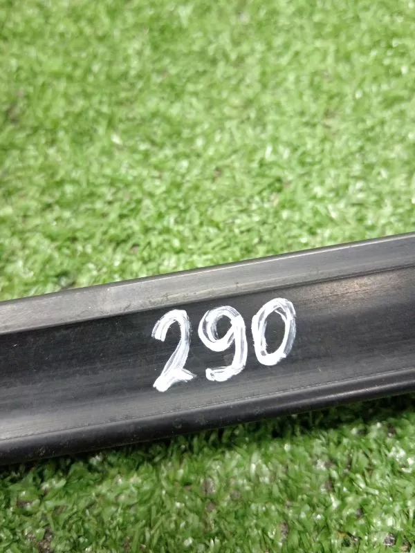 Уплотнитель стекла двери