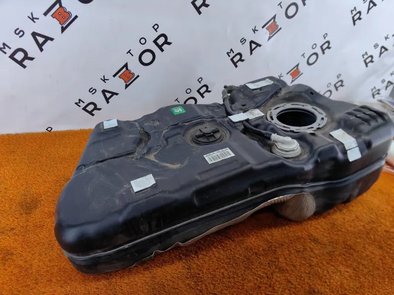 Бак топливный