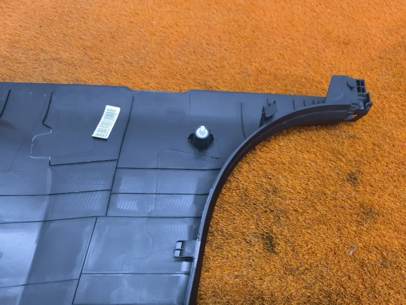 Обшивка центральной стойки