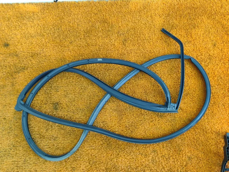 Уплотнитель двери