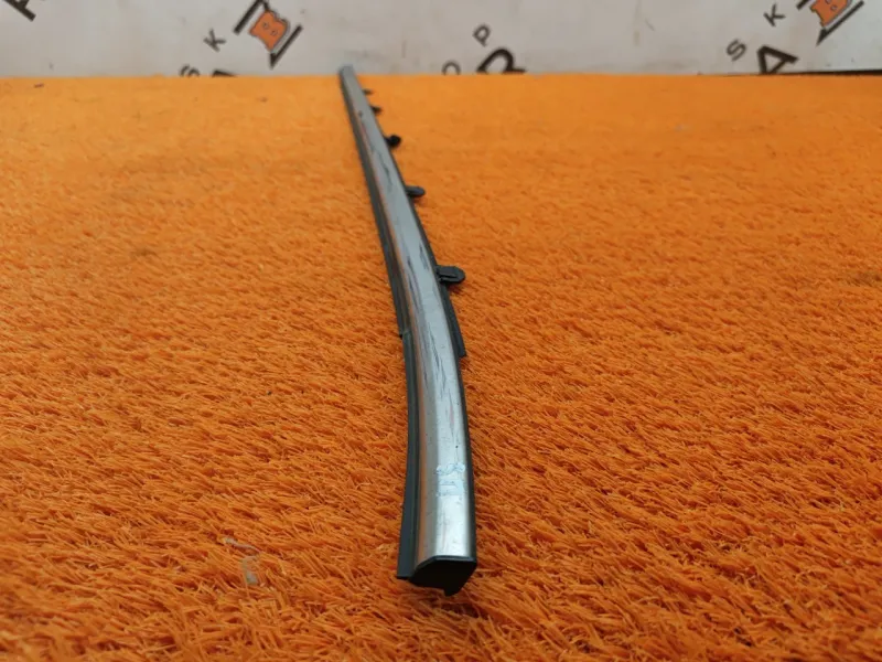 Молдинг стекла