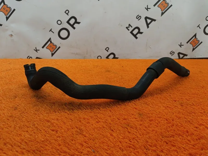 Патрубок системы охлаждения