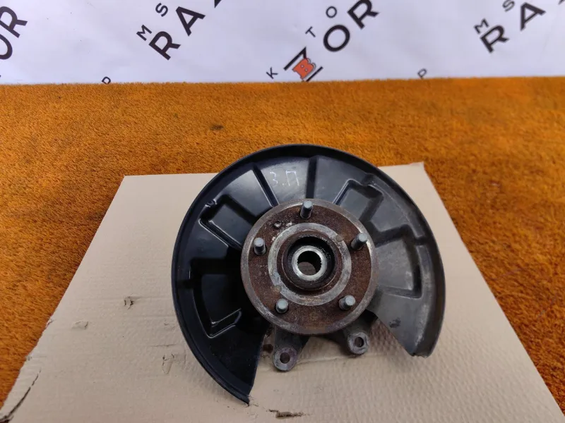 Кулак поворотный