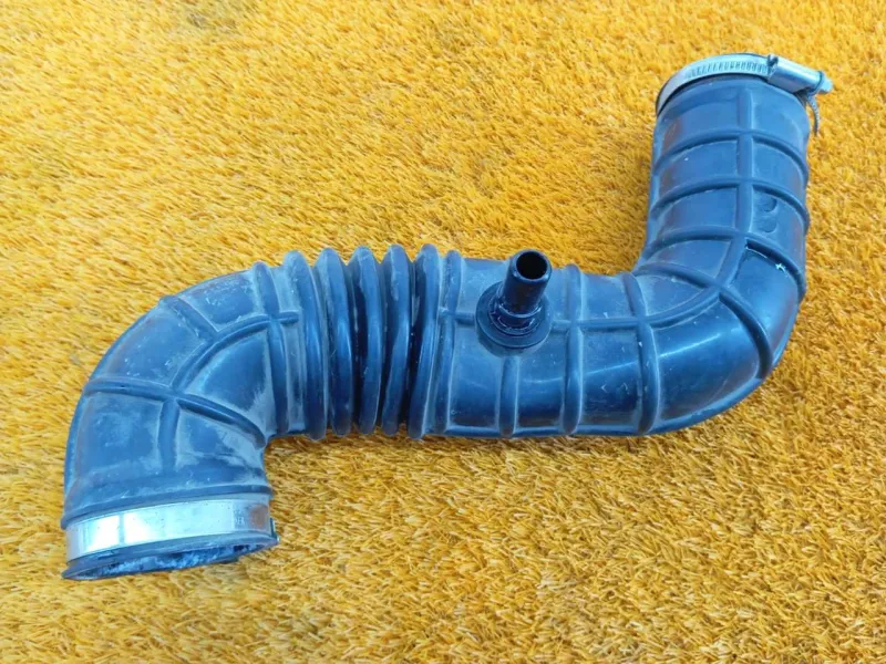 Патрубок воздушного фильтра