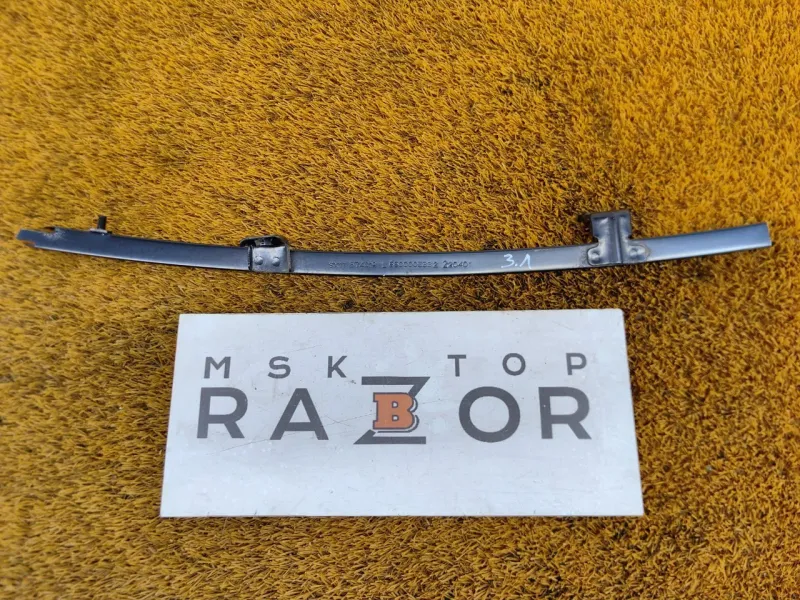 Направляющая стекла двери