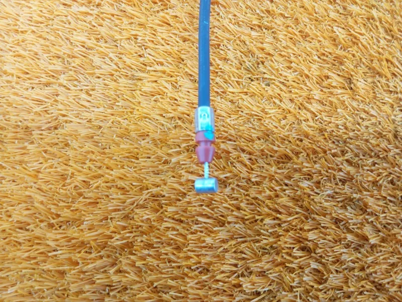 Трос лючка топливного бака