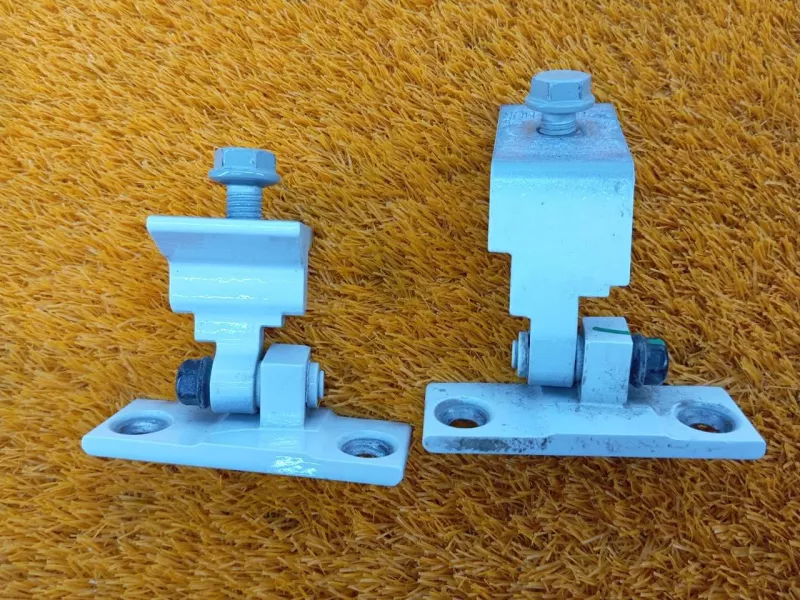 Петля двери