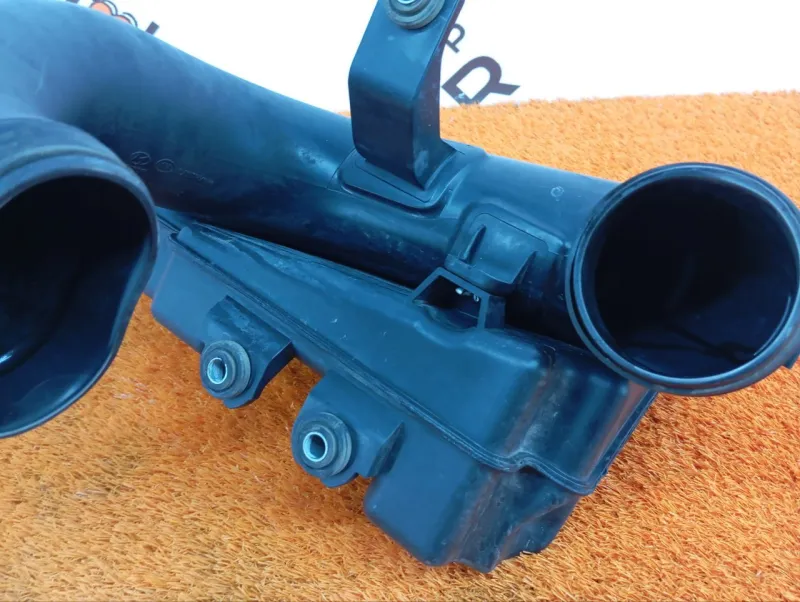 Резонатор воздушного фильтра