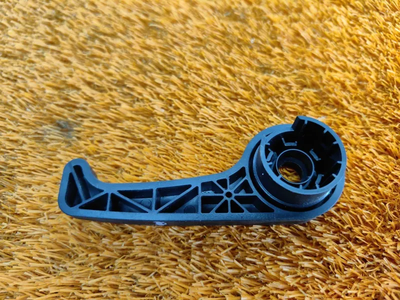 Ручка открывания капота