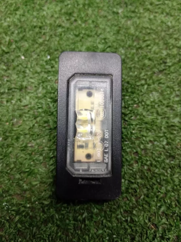 Плафон подсветки багажника