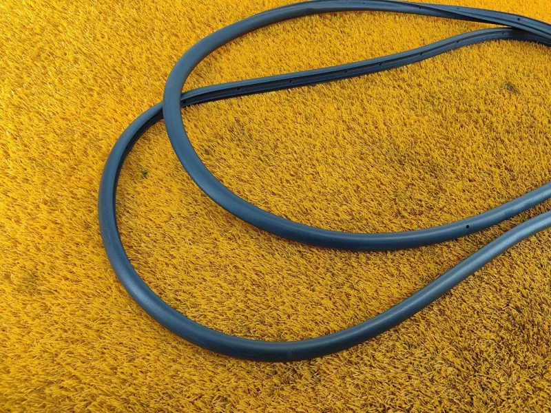 Уплотнитель двери