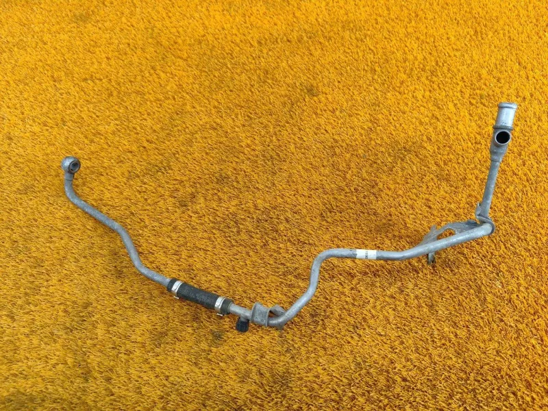 Трубка системы охлаждения