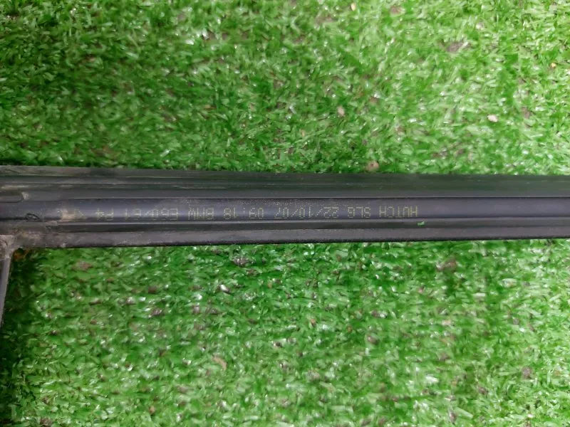 Уплотнитель стекла двери