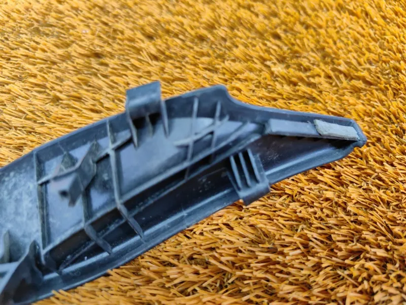 Уголок жабо