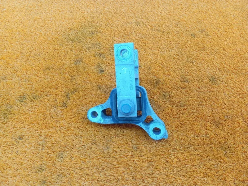 Подушка двигателя