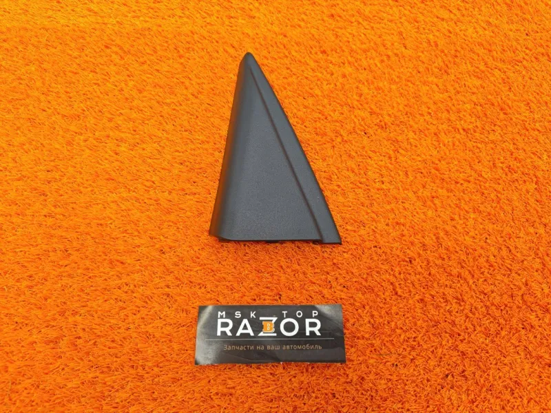 Уголок двери