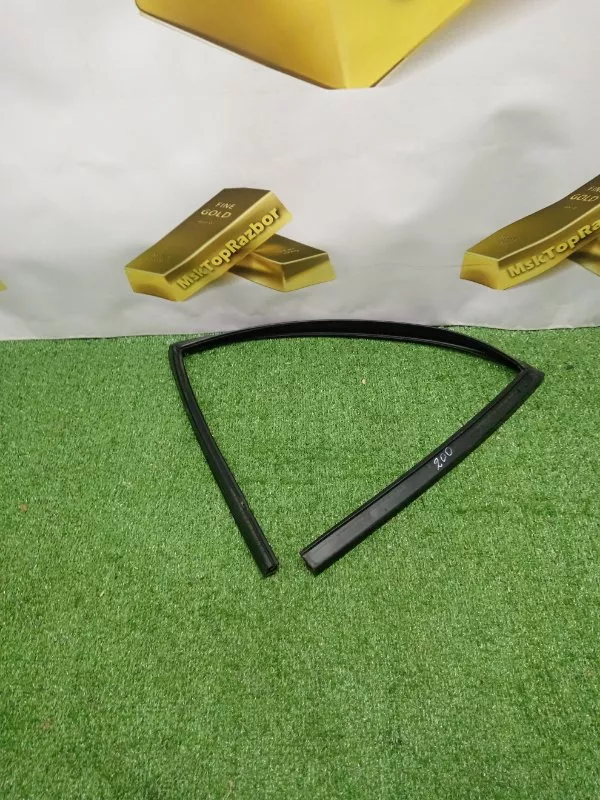 Уплотнитель стекла двери