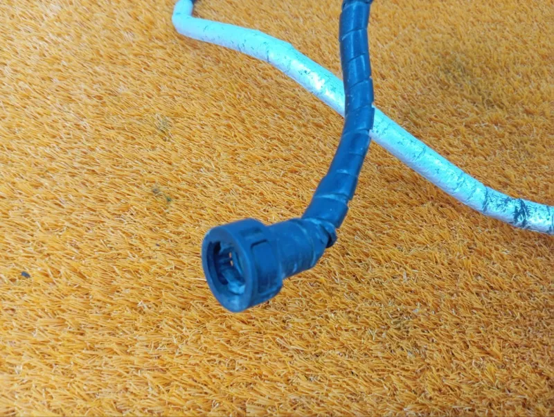 Трубка топливная