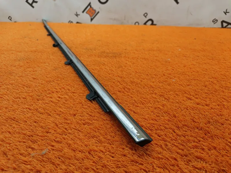 Молдинг стекла