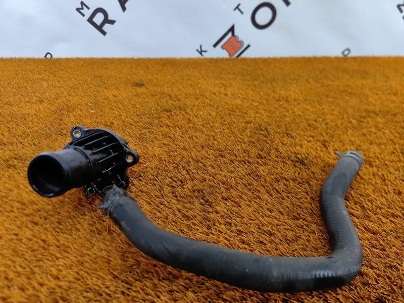 Патрубок термостата