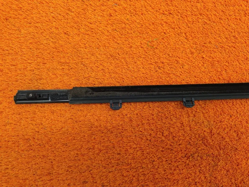 Молдинг стекла