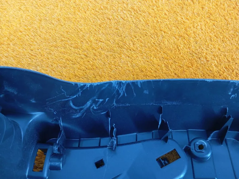 Крепление аккумулятора