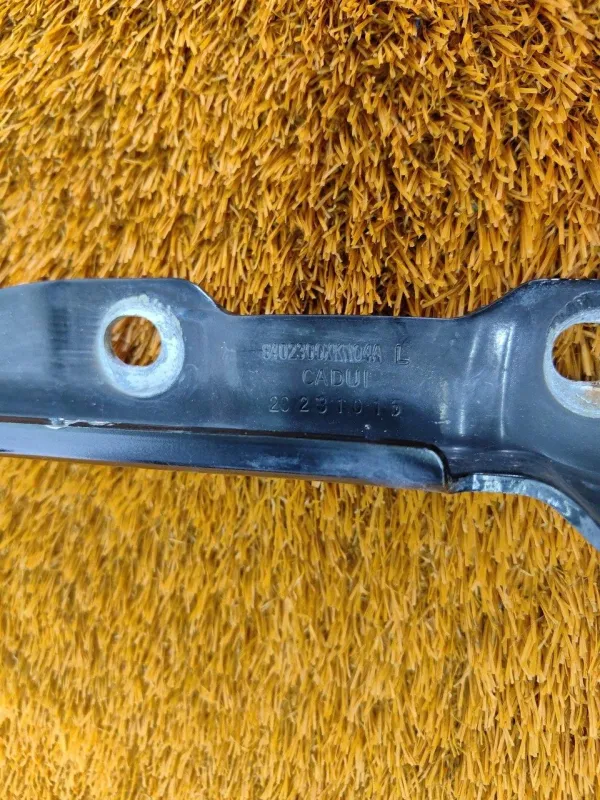 Петля капота