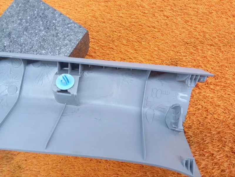 Обшивка двери багажника