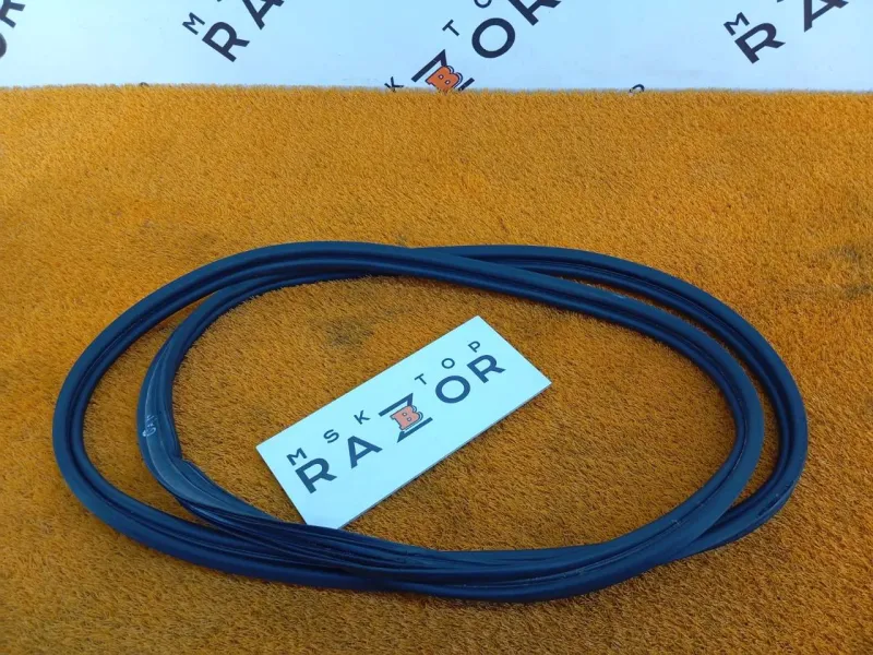 Уплотнитель багажника