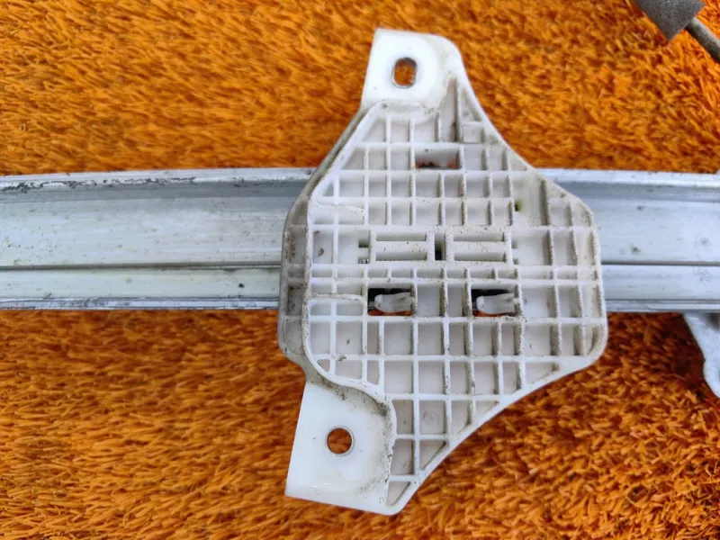 Стеклоподъемник