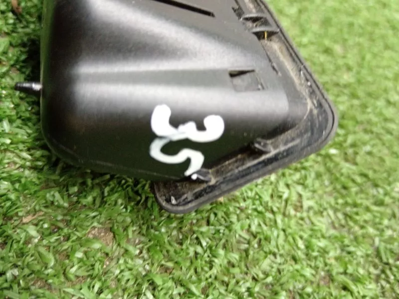 Кнопка открывания багажника