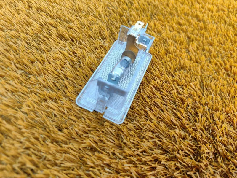 Плафон подсветки багажника