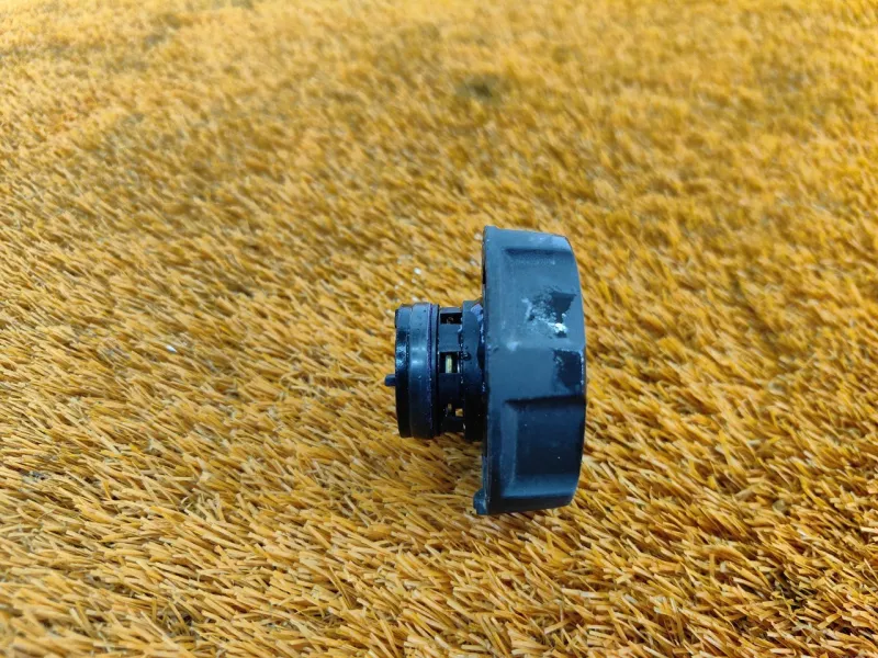 Крышка расширительного бачка