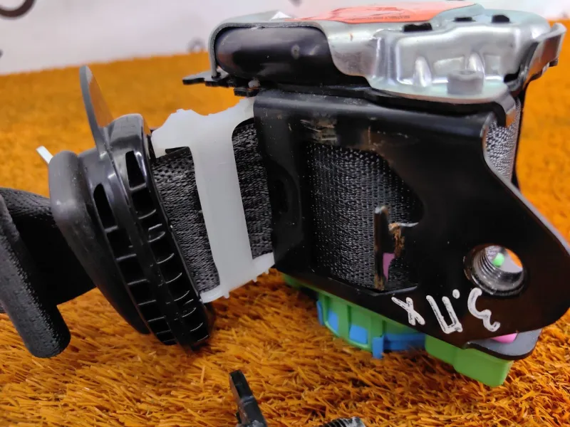 Ремень безопасности