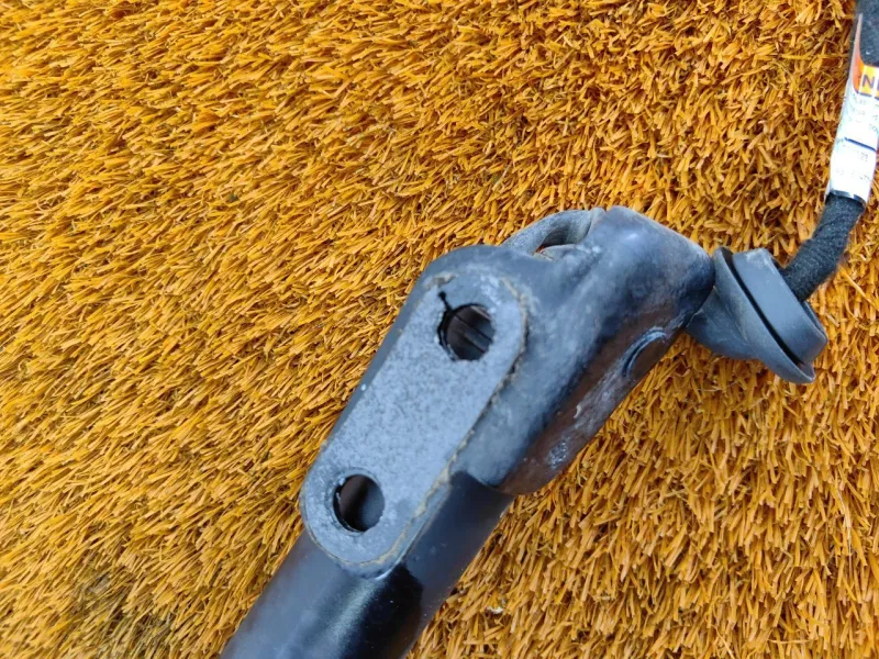 Амортизатор багажника