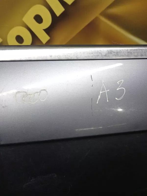 Дверь Audi A4 2005 8E0831052J B7, передняя правая