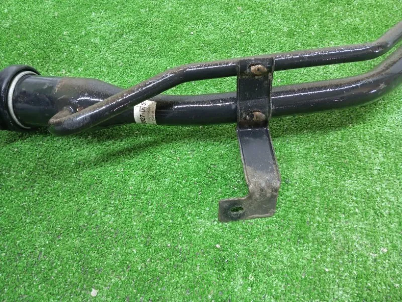 Горловина топливного бака