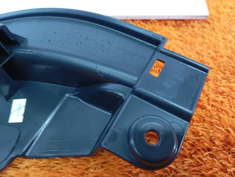 Уголок двери