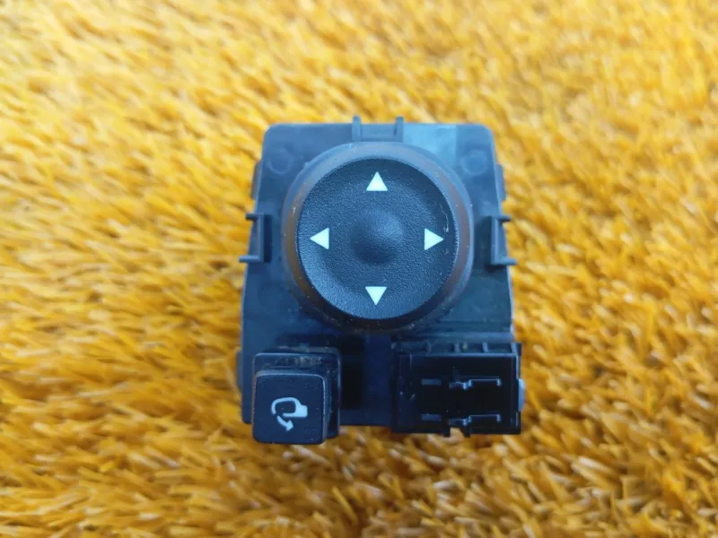 Блок управления зеркалами