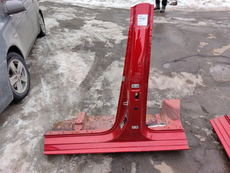 Порог с центральной стойкой