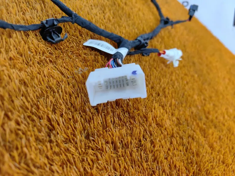 Проводка двери багажника