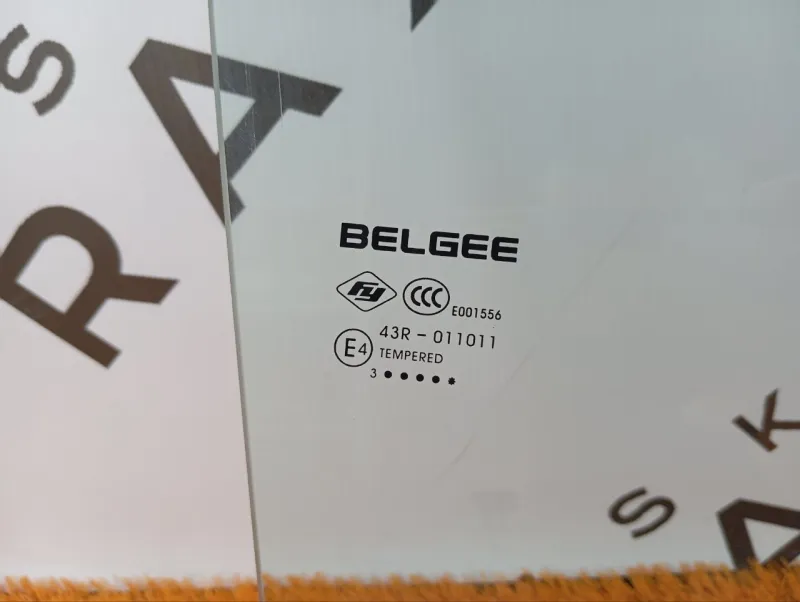 Стекло двери