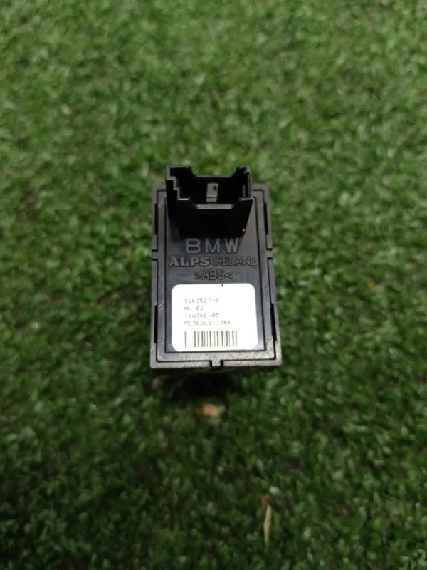 Кнопка стеклоподъемника