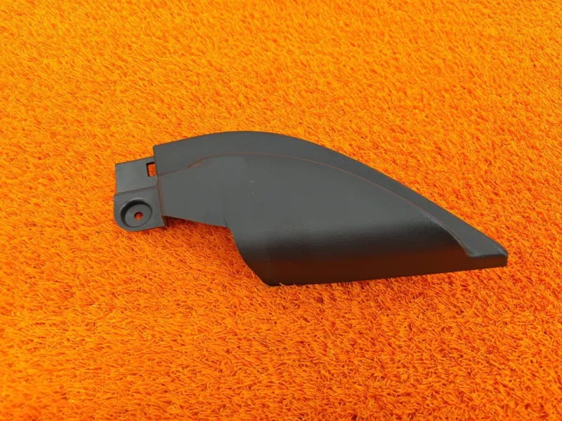 Уголок двери