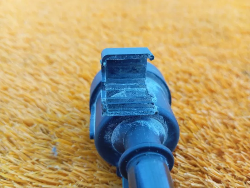 Клапан вентиляции топливного бака