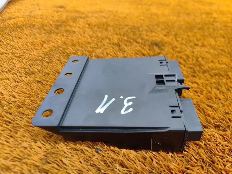 Блок управления крышкой багажника