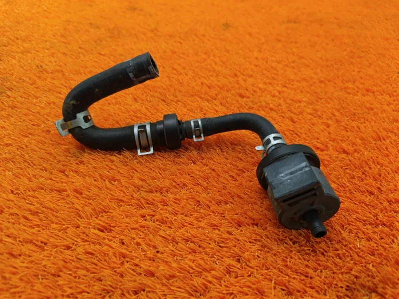 Клапан вентиляции топливного бака