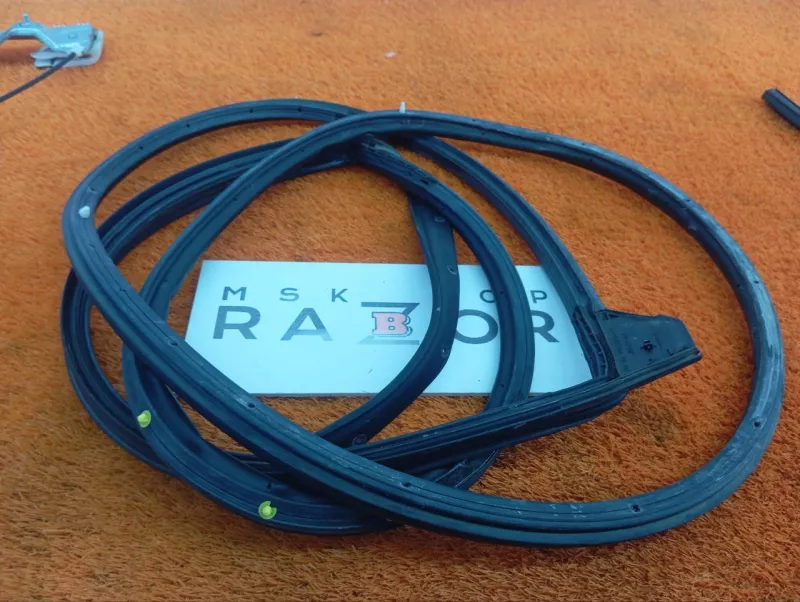 Уплотнитель двери