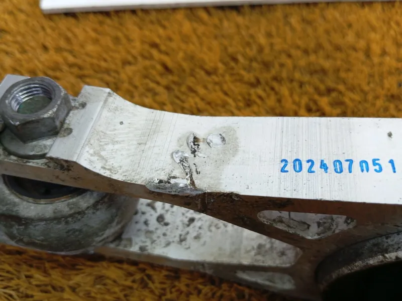 Подушка двигателя