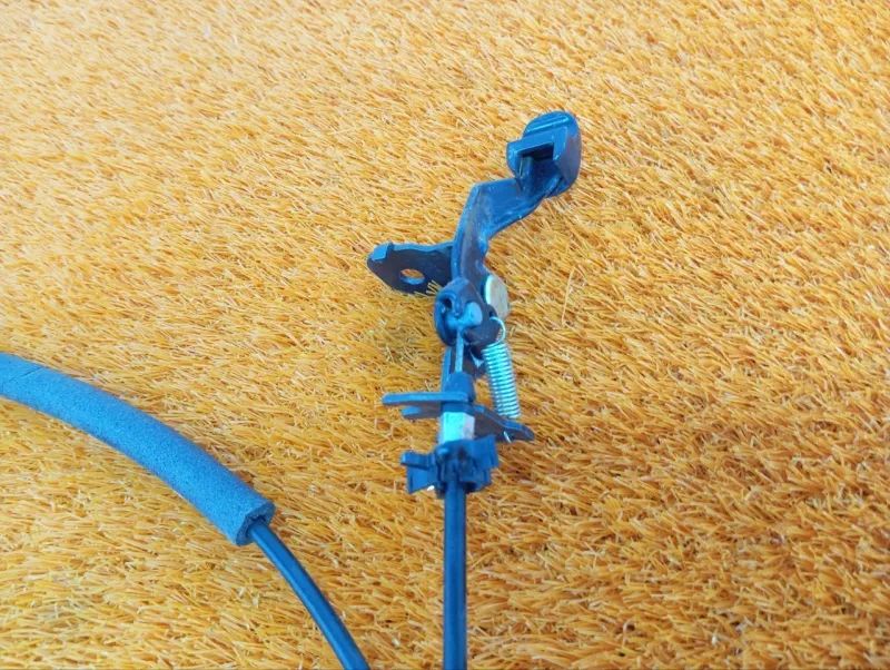 Ручка открывания бензобака